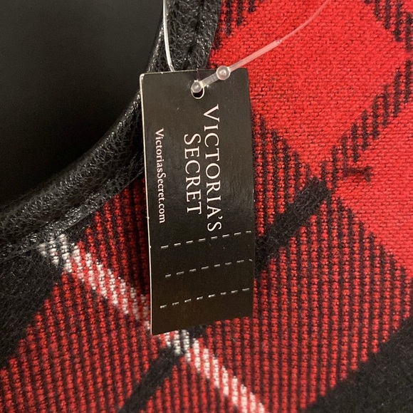 Victoria’s Secrets red plaid tote bag/purse nwt - Picture 3 of 9